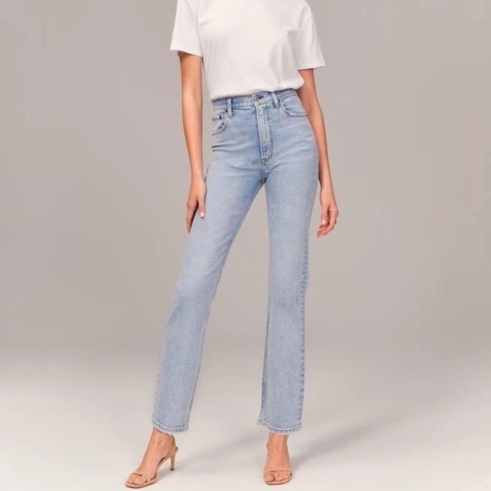 Abercrombie & Fitch Womens Jean The Ankle Straight Ultra High Rise Light Wash 24